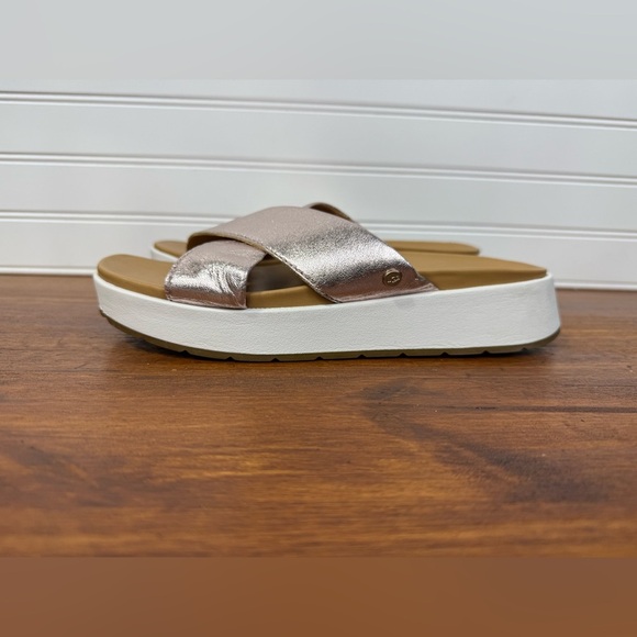 Ugg women’s rose gold metallic Emily square toe slides. Size 7.5 - Picture 3 of 7
